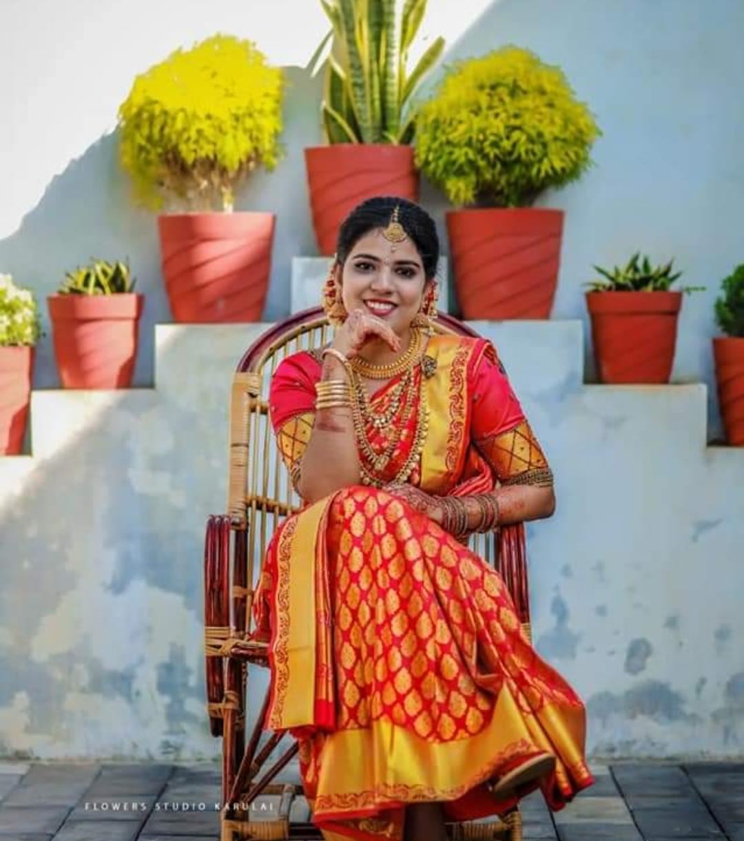 EYE LINE BEAUTY PARLOUR EDAKKARA